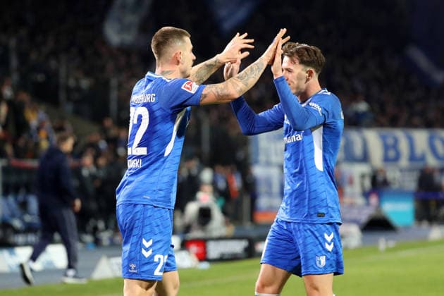 Braunschweig vs Magdeburg, 2 BL Braunschweig, 16 01 2026, Football, Men, 2 BL, Season 2025 2026, Eintracht Braunschweig vs 1 FC Magdeburg Mateusz Zukowski Magdeburg cheers with teammates after his goal to 0 1 DFL DFB REGULATIONS PROHIBIT ANY USE OF PHOTOGRAPHS as IMAGE SEQUENCES and or QUASI VIDEO Stadion an der Hamburger Straße Niedersachsen Germany