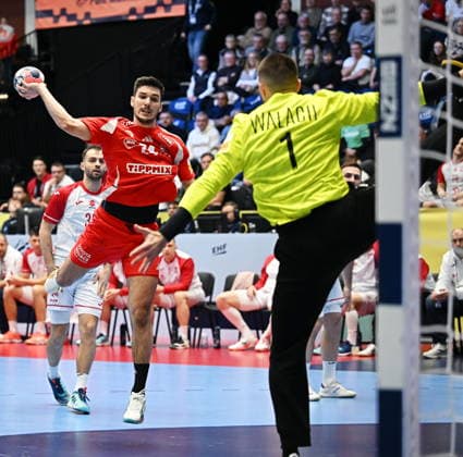 2026.01.16 Kristianstad Szwecja Pilka Reczna Mistrzostwa Europy w pilce recznej mezczyzn 2026 Wegry - Polska N z Gergo Fazekas Milosz Walach Foto Norbert Barczyk PressFocus 2026.01.16 Kristianstad Szwecja Handball Men s EHF Euro 2026 Hungary - Poland Gergo Fazekas Milosz Walach Credit: Norbert Barczyk PressFocus NEWSPIX.PL --- newspix.pl 
