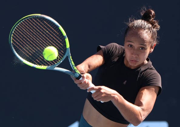 January 17, 2026, Melbourne, Victoria, Australia: LEYLA FERNANDEZ of Canada during the practise session before Australian Open, Melbourne, Australia. Melbourne Australia - ZUMAc278 20260117_zsp_c278_021 Copyright: xMarcinxCholewinskix