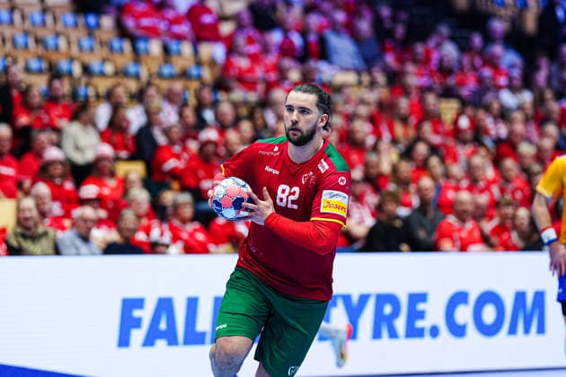 Luis Frade Portugal, 82 DEN, Portugal vs Romania, Handball, EHF European Championship 2026, Group B, Matchday 1, 16 01 2026 DEN, Portugal vs Romania, Handball, EHF European Championship 2026, Group B, Matchday 1, 16 01 2026 Herning Copyright: xEibner-Pressefoto MarcelxvonxFehrnx EP_MFN