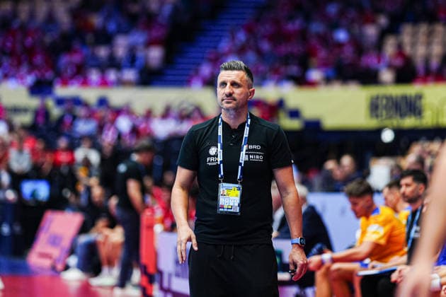 George Buricea Romania, Coach DEN, Portugal vs Romania, Handball, EHF European Championship 2026, Group B, Matchday 1, 16 01 2026 DEN, Portugal vs Romania, Handball, EHF European Championship 2026, Group B, Matchday 1, 16 01 2026 Herning Copyright: xEibner-Pressefoto MarcelxvonxFehrnx EP_MFN