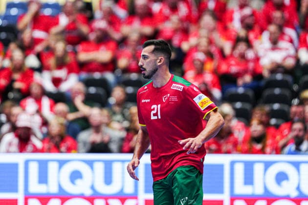 Leonel Fernandes Portugal, 21 DEN, Portugal vs Romania, Handball, EHF European Championship 2026, Group B, Matchday 1, 16 01 2026 DEN, Portugal vs Romania, Handball, EHF European Championship 2026, Group B, Matchday 1, 16 01 2026 Herning Copyright: xEibner-Pressefoto MarcelxvonxFehrnx EP_MFN