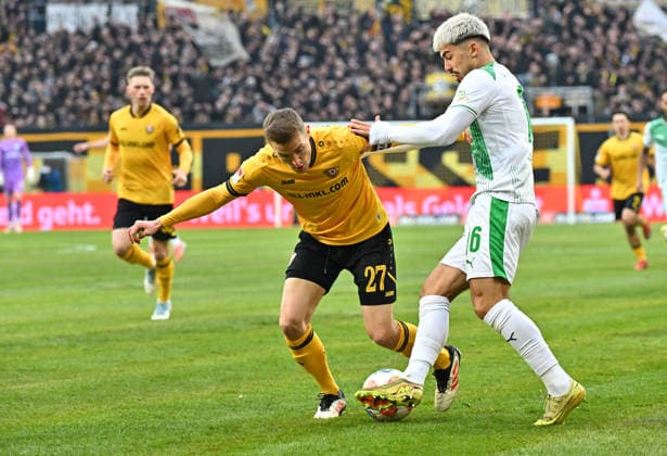 17 01 2026 Soccer Season 2025 2026 2 Soccer Bundesliga 18 Matchday SG Dynamo Dresden SGD SpVgg Greuther Fürth SGF Kleeblatt Sportfoto Zink MeZi xmexzix DFL regulations prohibit any use of photographs as image sequences and or quasi video only for editorial use Niklas Hauptmann 27, SG Dynamo Dresden SGD Aaron Keller 16, SpVgg Greuther Fürth, rechts