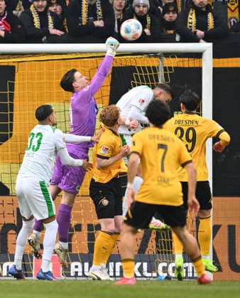 17 01 2026 Soccer Season 2025 2026 2 Soccer Bundesliga 18 Matchday SG Dynamo Dresden SGD SpVgg Greuther Fürth SGF Kleeblatt Sportfoto Zink xwoxzix DFL regulations prohibit any use of photographs as image sequences and or quasi video only for editorial use Timo Schlieck 21, SpVgg Greuther Fürth