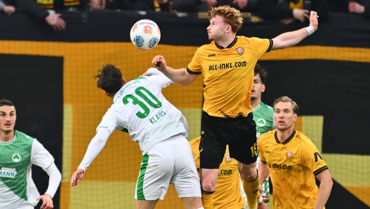 17 01 2026 Soccer Season 2025 2026 2 Soccer Bundesliga 18 Matchday SG Dynamo Dresden SGD SpVgg Greuther Fürth SGF Kleeblatt Sportfoto Zink xwoxzix DFL regulations prohibit any use of photographs as image sequences and or quasi video only for editorial use Felix Klaus 30, SpVgg Greuther Fürth Robert Wagner 18, SG Dynamo Dresden SGD