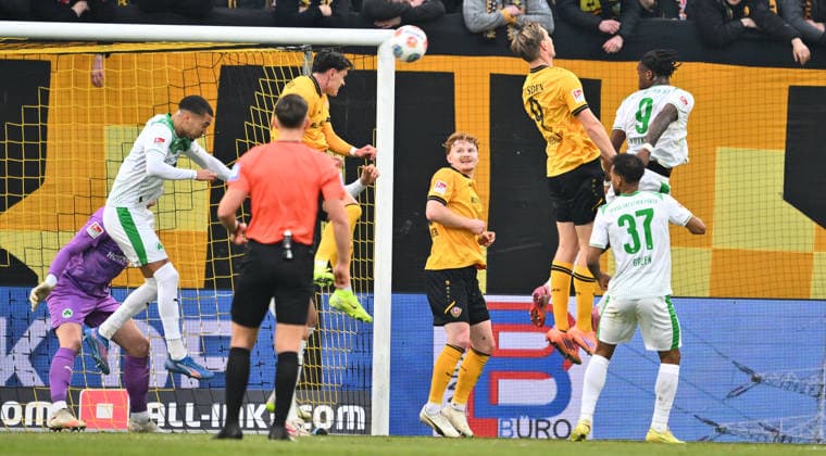 17 01 2026 Soccer season 2025 2026 2 Soccer Bundesliga 18 Matchday SG Dynamo Dresden SGD SpVgg Greuther Fürth SGF Kleeblatt Sportfoto Zink xwoxzix DFL regulations prohibit any use of photographs as image sequences and or quasi video only for editorial use Thomas Keller 39, SG Dynamo Dresden SGD scores goal Goal shot for 1 0n against Maximilian Solomon Dietz 33, SpVgg Greuther Fürth