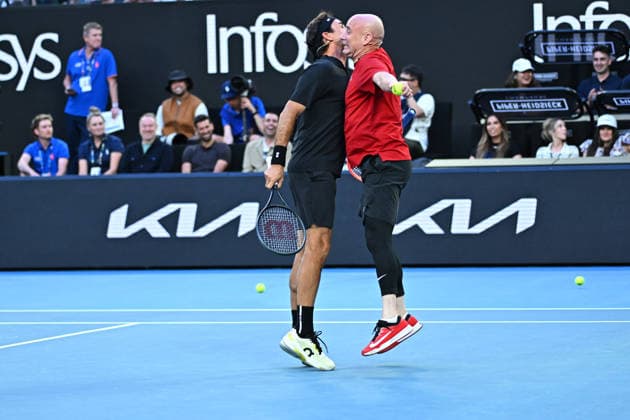 Opening Night at the 2026 Australian Open - Melbourne Roger Federer (SUI) with Andre Agassi (USA) during the Opening Night at the 2026 Australian Open at Melbourne Park in Melbourne, AUSTRALIA, on January 17, 2026. Photo by Corinne Dubreuil ABACAPRESS.COM Melbourne Australia  Copyright: xDubreuilxCorinne ABACAx