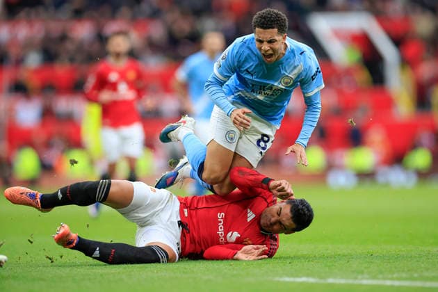 Manchester United, ManU v Manchester City, Premier League Rico Lewis (82) of Manchester City is challenged by Casemiro (18) of Manchester United during the Premier League match between Manchester United and Manchester City at Old Trafford, Manchester, UK on 17 January 2026. Manchester Old Trafford Greater Manchester UK Editorial use only DataCo restrictions apply See www.football-dataco.com , Copyright: xConorxMolloyx PSI-23576-0036