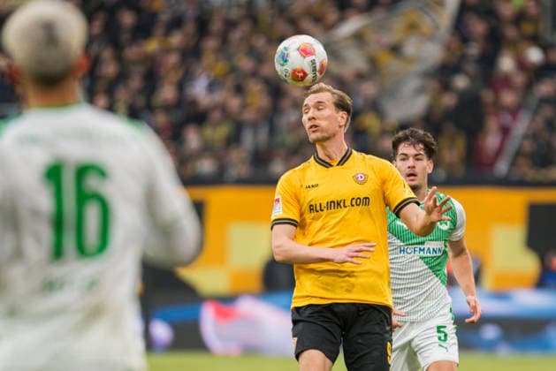 17 01 2026, xomx, Soccer 2 Bundesliga, Dynamo Dresden SpVgg Greuther Fuerth v l Vincent Vermeij Dynamo Dresden with his head on the ball Reno Muenz SpVgg Greuther Fürth DFL DFB REGULATIONS PROHIBIT ANY USE OF PHOTOGRAPHS as IMAGE SEQUENCES and or QUASI VIDEO Dresden
