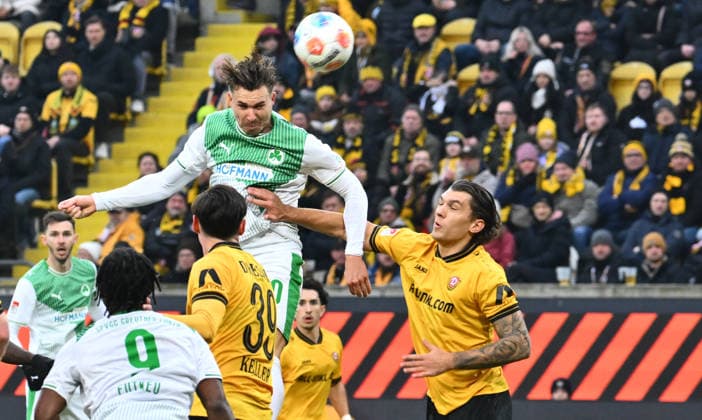 17 01 2026 Soccer Season 2025 2026 2 Soccer Bundesliga 18 Matchday SG Dynamo Dresden SGD SpVgg Greuther Fürth SGF Kleeblatt Sportfoto Zink xwoxzix DFL regulations prohibit any use of photographs as image sequences and or quasi video only for editorial use Felix Klaus 30, SpVgg Greuther Fürth Julian Pauli 13, SG Dynamo Dresden SGD