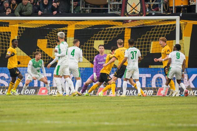17 01 2026, xomx, Fußball 2 Bundesliga, Dynamo Dresden SpVgg Greuther Fuerth v l jubelt, Torjubel, Tor, Goal, Jubel, Freude, freuen zum 1 0 durch Thomas Keller Dynamo Dresden DFL DFB REGULATIONS PROHIBIT ANY USE OF PHOTOGRAPHS as IMAGE SEQUENCES and or QUASI VIDEO Dresden