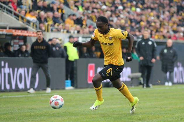 17 01 2026 Soccer Men 2025 2026 2 Bundesliga 18 Matchday SG Dynamo Dresden SpVgg Greuther Fürth Rudolf Harbig Stadion Dresden Kofi Amoako Dresden, 6, yellow on the ball Dresden Saxony Germany
