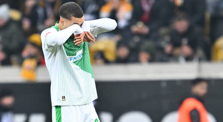 17 01 2026 Soccer Season 2025 2026 2 Soccer Bundesliga 18 Matchday SG Dynamo Dresden SGD SpVgg Greuther Fürth SGF Kleeblatt Sportfoto Zink xwoxzix DFL regulations prohibit any use of photographs as image sequences and or quasi video only for editorial use Maximilian Solomon Dietz 33, SpVgg Greuther Fürth disappointed disappointment