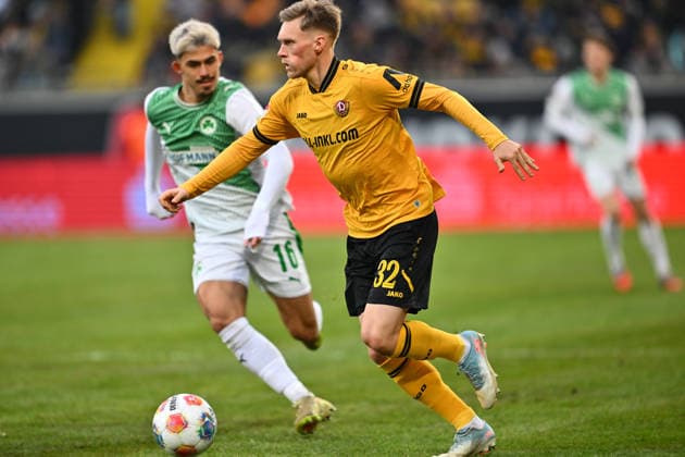 17 01 2026 Soccer Season 2025 2026 2 Soccer Bundesliga 18 Matchday SG Dynamo Dresden SGD SpVgg Greuther Fürth SGF Kleeblatt Sportfoto Zink xwoxzix DFL regulations prohibit any use of photographs as image sequences and or quasi video only for editorial use Jonas Sterner 32, SG Dynamo Dresden SGD