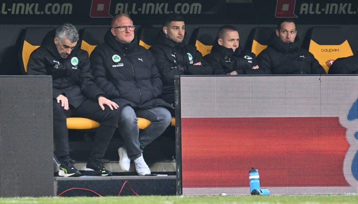 17 01 2026 Soccer Season 2025 2026 2 Soccer Bundesliga 18 Matchday SG Dynamo Dresden SGD SpVgg Greuther Fürth SGF Kleeblatt Sportfoto Zink xwoxzix DFL regulations prohibit any use of photographs as image sequences and or quasi video only for editorial use Danny Schwarz Co Coach SpVgg Greuther Fürth Heiko Vogel Coach SpVgg Greuther Fürth Aleksandro Petrovic Co Coach SpVgg Greuther Fürth Nico Hildebrandt Goalkeeper Coach SpVgg Greuther Fürth Stephan Fürstner Sports Director SpVgg Greuther Fürth mute disappointed disappointment