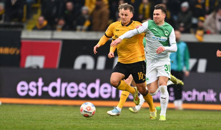 17 01 2026 Soccer season 2025 2026 2 Soccer Bundesliga 18 Matchday SG Dynamo Dresden SGD SpVgg Greuther Fürth SGF Kleeblatt Sportfoto Zink xwoxzix DFL regulations prohibit any use of photographs as image sequences and or quasi video only for editorial use Jakob Lemmer 10, SG Dynamo Dresden SGD Felix Klaus 30, SpVgg Greuther Fürth