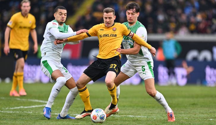17 01 2026 Soccer Season 2025 2026 2 Soccer Bundesliga 18 Matchday SG Dynamo Dresden SGD SpVgg Greuther Fürth SGF Kleeblatt Sportfoto Zink xwoxzix DFL regulations prohibit any use of photographs as image sequences and or quasi video only for editorial use Maximilian Solomon Dietz 33, SpVgg Greuther Fürth Niklas Hauptmann 27, SG Dynamo Dresden SGD Reno Münz Muenz 5, SpVgg Greuther Fürth
