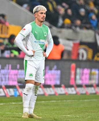 17 01 2026 Soccer Season 2025 2026 2 Soccer Bundesliga 18 Matchday SG Dynamo Dresden SGD SpVgg Greuther Fürth SGF Kleeblatt Sportfoto Zink MeZi xmexzix DFL regulations prohibit any use of photographs as image sequences and or quasi video only for editorial use Aaron Keller 16, SpVgg Greuther Fürth disappointed Disappointment