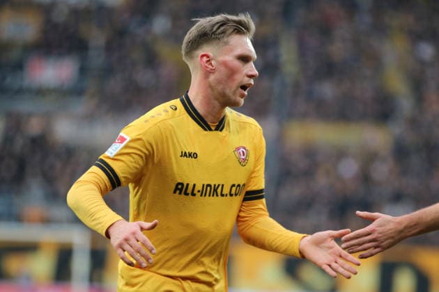 17 01 2026 Soccer Men 2025 2026 2 Bundesliga 18 Matchday SG Dynamo Dresden SpVgg Greuther Fürth Rudolf Harbig Stadion Dresden Jonas Sterner Dresden, 32, yellow Dresden Saxony Germany
