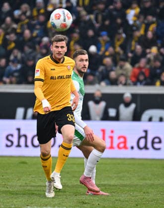 17 01 2026 Soccer season 2025 2026 2 Soccer Bundesliga 18 Matchday SG Dynamo Dresden SGD SpVgg Greuther Fürth SGF Kleeblatt Sportfoto Zink xwoxzix DFL regulations prohibit any use of photographs as image sequences and or quasi video only for editorial use Christoph Daferner 33, SG Dynamo Dresden SGD Dennis Srbeny 7, SpVgg Greuther Fürth