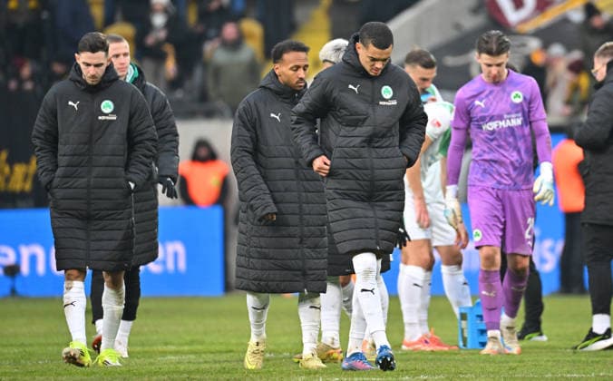17 01 2026 Soccer season 2025 2026 2 Soccer Bundesliga 18 Matchday SG Dynamo Dresden SGD SpVgg Greuther Fürth SGF Kleeblatt Sportfoto Zink MeZi xmexzix DFL regulations prohibit any use of photographs as image sequences and or quasi video only for editorial use of links Branimir Hrgota 10, SpVgg Greuther Fürth Julian Green 37, SpVgg Greuther Fürth Maximilian Solomon Dietz 33, SpVgg Greuther Fürth Timo Schlieck 21, SpVgg Greuther Fürth disappointed Disappointment after the end of the match