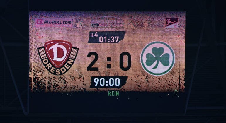 17 01 2026 Soccer season 2025 2026 2 Soccer Bundesliga 18 Matchday SG Dynamo Dresden SGD SpVgg Greuther Fürth SGF Kleeblatt Sportfoto Zink xwoxzix DFL regulations prohibit any use of photographs as image sequences and or quasi video only for editorial use Final result on scoreboard