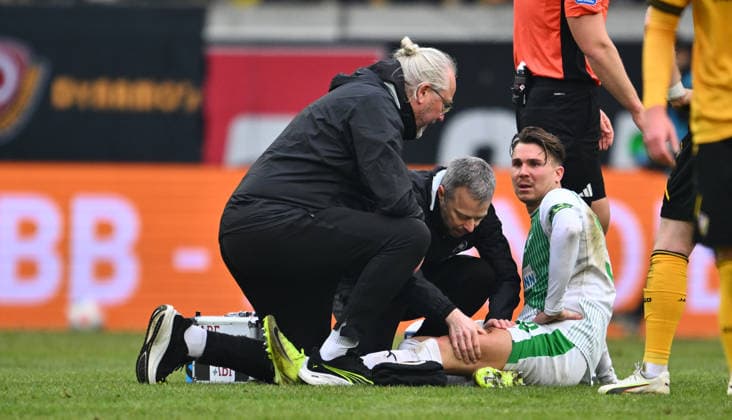 17 01 2026 Soccer Season 2025 2026 2 Soccer Bundesliga 18 Matchday SG Dynamo Dresden SGD SpVgg Greuther Fürth SGF Kleeblatt Sportfoto Zink xwoxzix DFL regulations prohibit any use of photographs as image sequences and or quasi video only for editorial use Felix Klaus 30, SpVgg Greuther Fürth battered on the ground