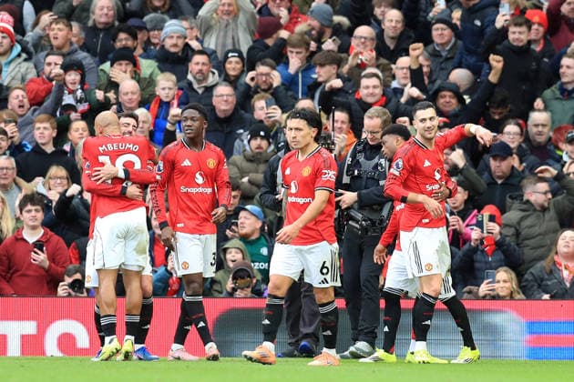 17th January 2026; Old Trafford, Manchester, England; Premier League Football, Manchester United, ManU versus Manchester City; Bryan Mbuemo of Manchester United celebrates with his team mates after scoring for 1-0 after 65 minutes  DavidxBlunsden