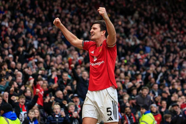 Manchester United, ManU v Manchester City, Premier League Harry Maguire (5) of Manchester United celebrates during the Premier League match between Manchester United and Manchester City at Old Trafford, Manchester, UK on 17 January 2026. Manchester Old Trafford Greater Manchester UK Editorial use only DataCo restrictions apply See www.football-dataco.com , Copyright: xConorxMolloyx PSI-23576-0084