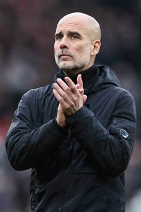 Premier League Manchester United, ManU vs Manchester City Pep Guardiola manager of Manchester City applauds the fans after the final whistle during the Premier League match Manchester United vs Manchester City at Old Trafford, Manchester, United Kingdom, 17th January 2026 (Photo by Mark Cosgrove News Images) Manchester Old Trafford Greater Manchester United Kingdom Copyright: xMarkxCosgrove NewsxImagesx