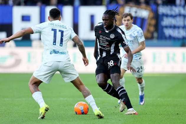 January 17, 2026, Udine: Udinese s Oumar Solet (R) and Inter s Da Lima Luis Henrique in action during the Italian Serie A soccer match Udinese Calcio vs FC Internazionale at the Friuli - Bluenergy Stadium in Udine, Italy, 17 January 2026. ANSA GABRIELE MENIS. Soccer: Serie A; Udinese Vs Inter  - ZUMAa110 20260117_zaf_a110_008 Copyright: xGabrielexMenisx