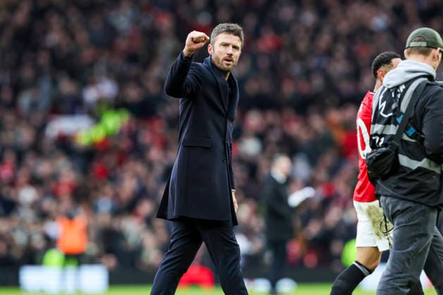 Manchester United, ManU v Manchester City, Premier League Manchester United first team head coach Michael Carrick (Manager) celebrates after winning 2-0 to fans during the Manchester United v Manchester City Premier League match at Old Trafford, Manchester, England on 17 January 2026 Credit: Phil Duncan Every Second Media Editorial use only. All images are copyright Every Second Media Limited. No images may be reproduced without prior permission. All rights reserved. Premier League and Football League images are subject to licensing agreements with Football DataCo Limited. see https: www.football-dataco.com Copyright: xIMAGO EveryxSecondxMediax ESM-1760-0030 PhilxDuncanx xEveryxSecondxMediax