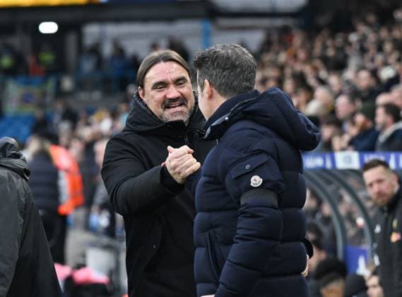 Daniel Farke manager of Leeds United and Marco Silva manager of Fulham before kick off Leeds United v Fulham, Premier League, Football, Elland Road, Leeds, UK - 17 Jan 2026Leeds Elland Road United Kingdom EDITORIAL USE ONLY No use with unauthorised audio, video, data, fixture lists, club league logos or live services. Online in-match use limited to 120 images, no video emulation. No use in betting, games or single club league player publications.  Copyright: xAnnaxGowthorpe Shutterstockx 16348115ac