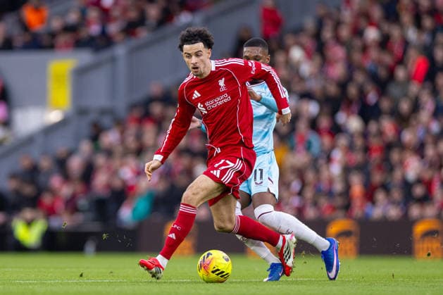 Football - FA Premier League - Liverpool FC v Burnley FC LIVERPOOL, ENGLAND - Saturday, January 17, 2026: Liverpool s Curtis Jones (L) is challenged by Burnley s Jaidon Anthony during the FA Premier League match between Liverpool FC and Burnley FC at Anfield. (Photo by David Rawcliffe Propaganda) LIVERPOOL Anfield MERSEYSIDE ENGLAND  Copyright: xDavidxRawcliffex P2026-01-17-Liverpool_Burnley-51