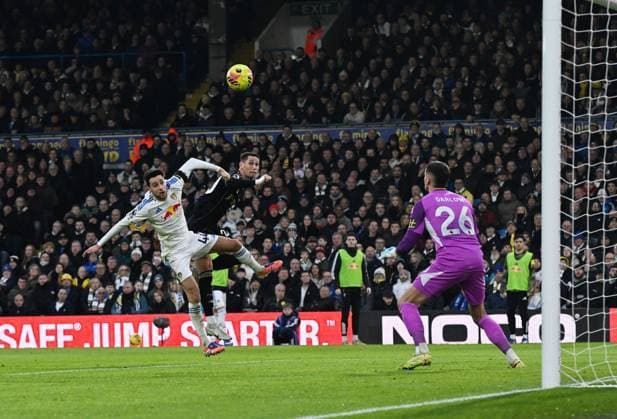 Sasa Lukic of Fulham has a header on goal Leeds United v Fulham, Premier League, Football, Elland Road, Leeds, UK - 17 Jan 2026Leeds Elland Road United Kingdom EDITORIAL USE ONLY No use with unauthorised audio, video, data, fixture lists, club league logos or live services. Online in-match use limited to 120 images, no video emulation. No use in betting, games or single club league player publications.  Copyright: xAnnaxGowthorpe Shutterstockx 16348115ai