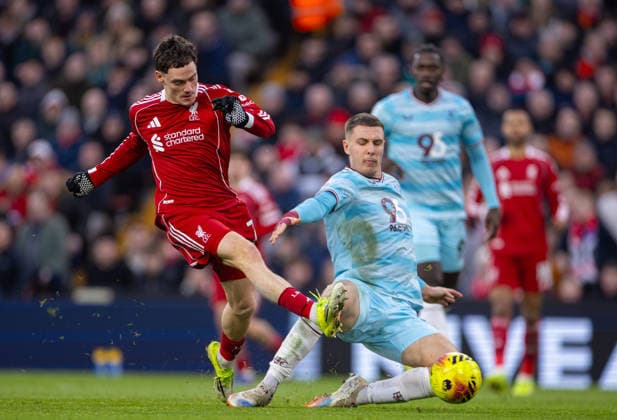 Football - FA Premier League - Liverpool FC v Burnley FC LIVERPOOL, ENGLAND - Saturday, January 17, 2026: Liverpool s Florian Wirtz (L) is challenged by Burnley s Maxime Esteve during the FA Premier League match between Liverpool FC and Burnley FC at Anfield. (Photo by David Rawcliffe Propaganda) LIVERPOOL Anfield MERSEYSIDE ENGLAND  Copyright: xDavidxRawcliffex P2026-01-17-Liverpool_Burnley-72