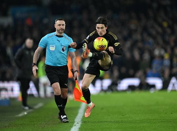 Harry Wilson of Fulham keeps the ball in play Leeds United v Fulham, Premier League, Football, Elland Road, Leeds, UK - 17 Jan 2026Leeds Elland Road United Kingdom EDITORIAL USE ONLY No use with unauthorised audio, video, data, fixture lists, club league logos or live services. Online in-match use limited to 120 images, no video emulation. No use in betting, games or single club league player publications.  Copyright: xAnnaxGowthorpe Shutterstockx 16348115an