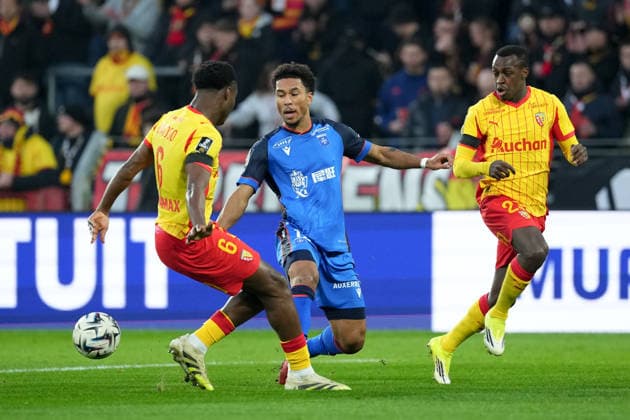 RC Lens v AJ Auxerre - Ligue 1 McDonald s 2025 2026 19 Danny NAMASO (aja) - 23 Saud ABDULHAMID (rcl) during the Ligue 1 McDonald s match between RC Lens and AJ Auxerre at Stade Bollaert-Delelis on January 17, 2026 in Lens, France. Lens France  Copyright: xFEPx 776348253