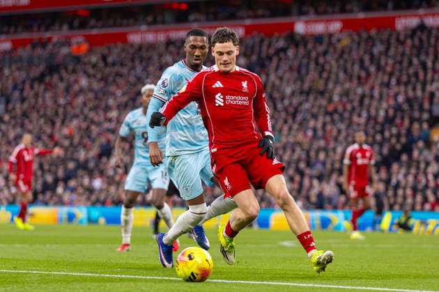 Football - FA Premier League - Liverpool FC v Burnley FC LIVERPOOL, ENGLAND - Saturday, January 17, 2026: Liverpool s Florian Wirtz (R) and Burnley s Jaidon Anthony during the FA Premier League match between Liverpool FC and Burnley FC at Anfield. (Photo by David Rawcliffe Propaganda) LIVERPOOL Anfield MERSEYSIDE ENGLAND  Copyright: xDavidxRawcliffex P2026-01-17-Liverpool_Burnley-100