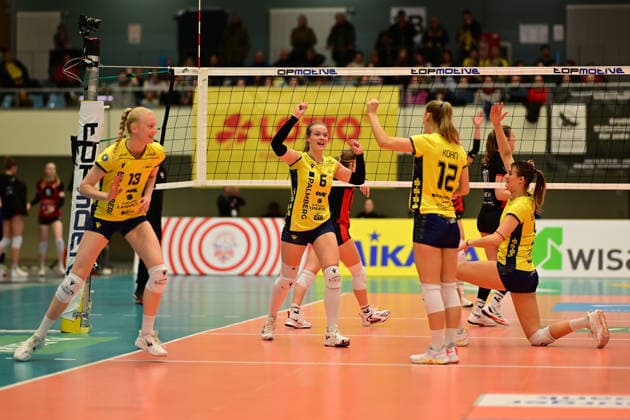 Volleyball I Women I Season 2025 2026 I Bundesliga I 12 Matchday I ETV Hamburger Volksbank Volleys SSC Palmberg Schwerin I 17 01 2026 Cheers, excitement, enthusiasm, euphoria, joy, happiness, cheerfulness at SSC Palmberg Schwerin Women Hamburg CU Arena Hamburg Germany Copyright: xLobeca FelixxSchlikisx