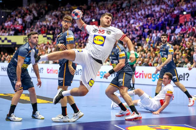 17 01 2026, Handball, Men s EHF EURO 2026, Austria Spain, Jyske Bank Boxen in Herning, Denmark, Preliminary Round Tobias Wagner Austria 55 throws on goal Denmark