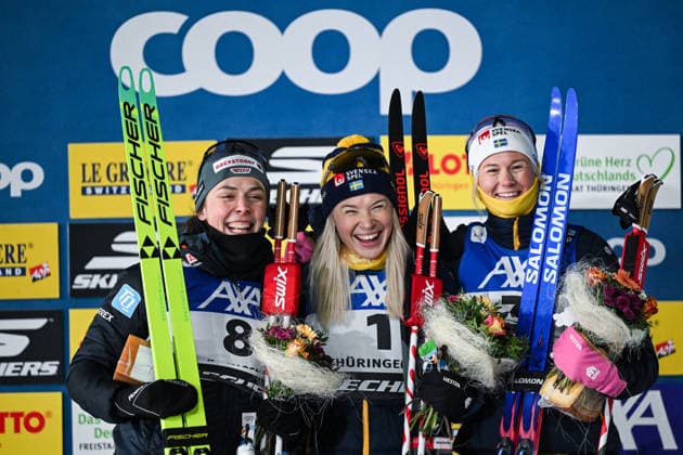 (L-R) Coletta RYDZEK (GER), Jonna SUNDLING (SWE) und Maja DAHLQVIST (NOW) auf dem Podium bei der Siegerehrung, GER, FIS Coop Langlauf Weltcup Oberhof, Sprint Finals, Frauen, 17.01.2026. GER, FIS Coop Langlauf Weltcup Oberhof, Sprint Finals, Frauen Oberhof *** L R Coletta RYDZEK GER , Jonna SUNDLING SWE and Maja DAHLQVIST NOW on the podium at the podium ceremony, GER, FIS Coop Cross-Country World Cup Oberhof, Sprint Finals, Women, 17 01 2026 GER, FIS Coop Cross-Country World Cup Oberhof, Sprint Finals, Women Oberhof Copyright: xEibner-Pressefoto FlorianxWiegandx EP_FWD