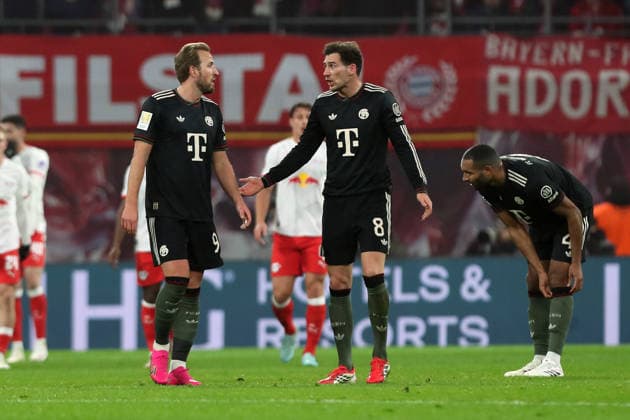 17.01.2026, xtgx, Fussball 1.Bundesliga, RB Leipzig - FC Bayern München v.l. Leon Goretzka (FC Bayern Muenchen) Harry Kane (FC Bayern Muenchen) Enttäuscht, traurig, frustriert nach dem Tor zum 1:0 (DFL DFB REGULATIONS PROHIBIT ANY USE OF PHOTOGRAPHS as IMAGE SEQUENCES and or QUASI-VIDEO) Leipzig *** 17 01 2026, xtgx, Soccer 1 Bundesliga, RB Leipzig FC Bayern München v l Leon Goretzka FC Bayern Muenchen Harry Kane FC Bayern Muenchen Disappointed, sad, frustrated after the goal for 1 0 DFL DFB REGULATIONS PROHIBIT ANY USE OF PHOTOGRAPHS as IMAGE SEQUENCES and or QUASI VIDEO Leipzig
