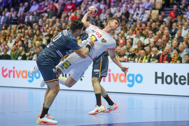 Austria Spain, Men s EHF EM 2026 Nikola Bilyk Austria, 53 vs Abel Serdio Guntin Spain, 20 Handball EHF European Championship, International match between Austria and Spain on January 17, 2026 in Herning Denmark , Herning Denmark Jyske Bank Boxing