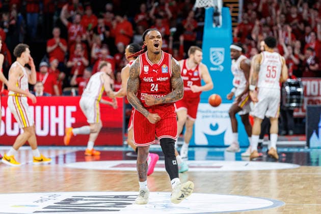 Cobe Williams BMA365 Bamberg Baskets, 24 , single picture, single photo, portrait, portraet, cheers, jubilation, positive emotions, positive emotion, BMA365 Bamberg Baskets vs Fitness First Wuerzburg Baskets, Basketball, easyCredit BBL, 16 Matchday, 17 01 2026 BMA365 Bamberg Baskets vs Fitness First Wuerzburg Baskets, Basketball, easyCredit BBL, 16 Matchday, 17 01 2026 Bamberg Copyright: xEibner-Pressefoto G.xSantemizx EP_EER