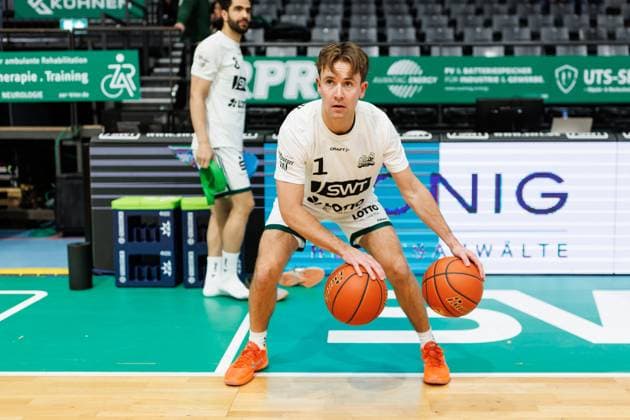 Steven Ashworth Gladiators Trier warming up, Vet Concept Gladiators Trier vs Skyliners Frankfurt, Basketball, easyCredit BBL, Matchday 16, Season 2025 2026, 17 01 2026 Vet Concept Gladiators Trier vs Skyliners Frankfurt, Basketball, easyCredit BBL, Matchday 16, Season 2025 2026, 17 01 2026 Copyright: xEibner-Pressefoto AlexanderxNeisx EP_ANS