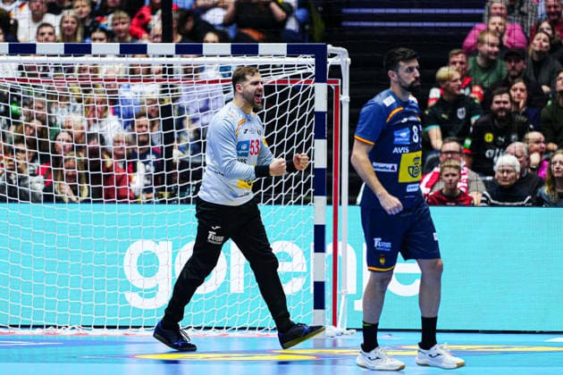 Cheering after parade Ignacio Biosca Spain, 53 DEN, Austria vs Spain, Handball, EHF European Championship 2026, Group A, Matchday 2, 17 01 2026 DEN, Austria vs Spain, Handball, EHF European Championship 2026, Group A, Matchday 2, 17 01 2026 Herning Copyright: xEibner-Pressefoto MarcelxvonxFehrnx EP_MFN