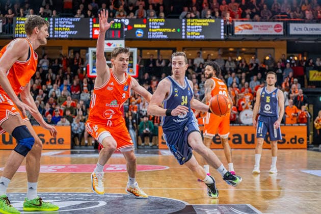 1 Basketball Bundesliga, easyCredit BBL, Season 2025 2026, Men, Main Round, Matchday 16, 17 01 2026, RASTA Vechta ALBA Berlin Justin Bean 34 ALBA BERLIN in action Vechta RASTA Dome Lower Saxony Germany
