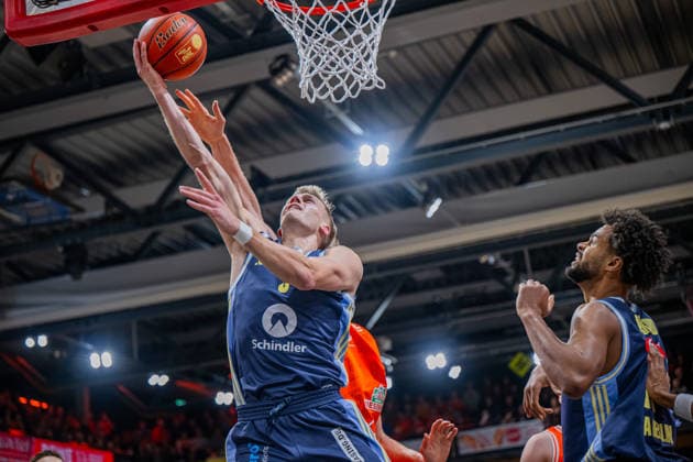 1 Basketball Bundesliga, easyCredit BBL, Season 2025 2026, Men, Main Round, Matchday 16, 17 01 2026, RASTA Vechta ALBA Berlin Sam Griesel 5 ALBA BERLIN at the basket Vechta RASTA Dome Lower Saxony Germany