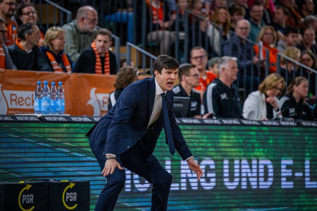 1 Basketball Bundesliga, easyCredit BBL, Season 2025 2026, Men, Main Round, Matchday 16, 17 01 2026, RASTA Vechta ALBA Berlin Pedro Calles Head Coach ALBA BERLIN during the game Vechta RASTA Dome Lower Saxony Germany